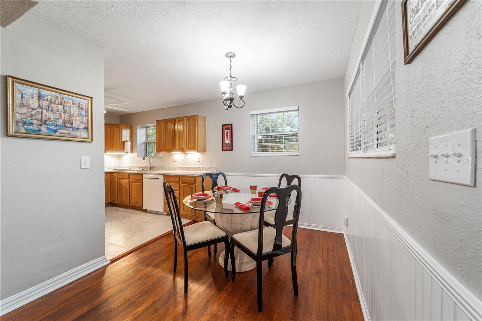 Image 29 of 61 For 208 32nd Avenue