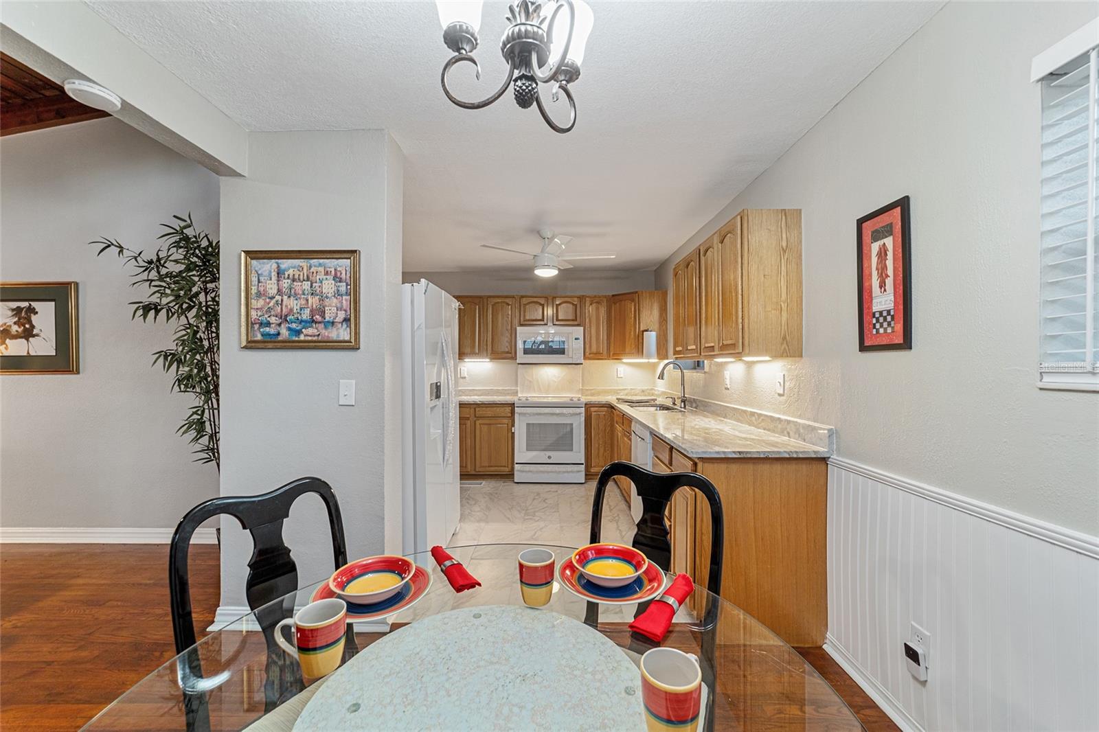 Image 32 of 61 For 208 32nd Avenue