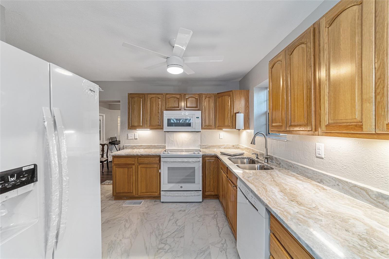 Image 34 of 61 For 208 32nd Avenue