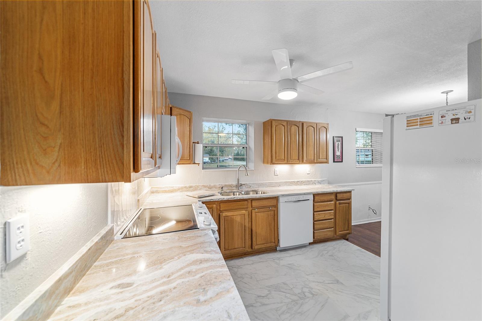 Image 35 of 61 For 208 32nd Avenue