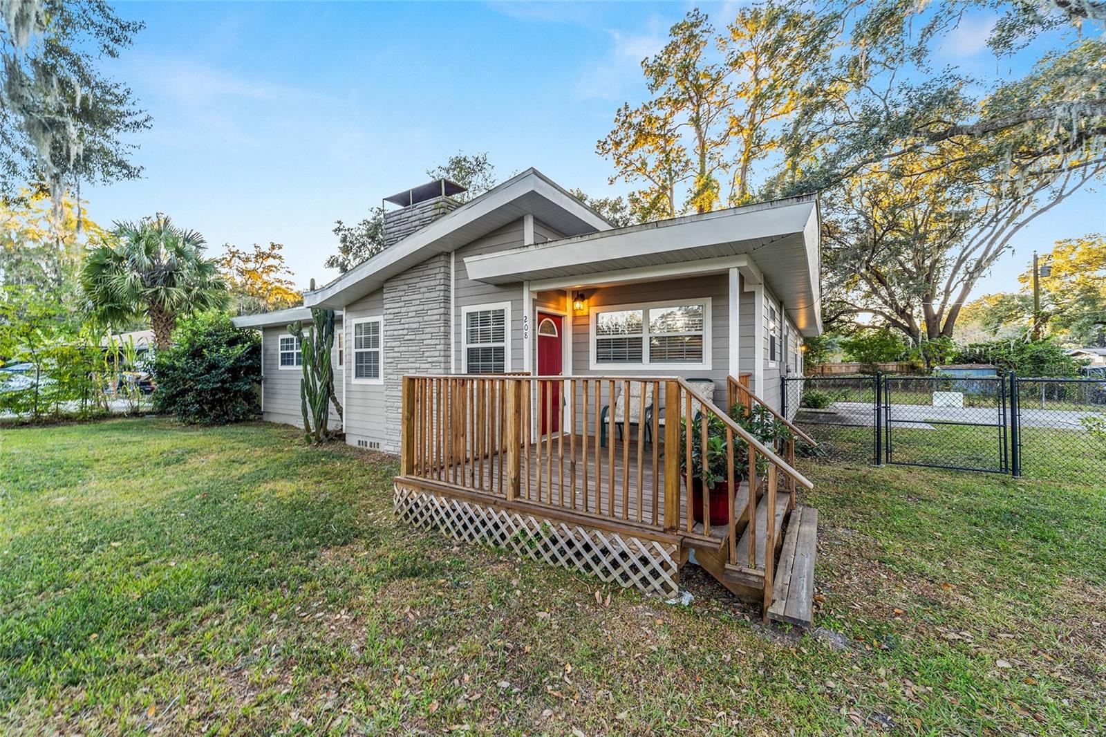 Image 5 of 61 For 208 32nd Avenue