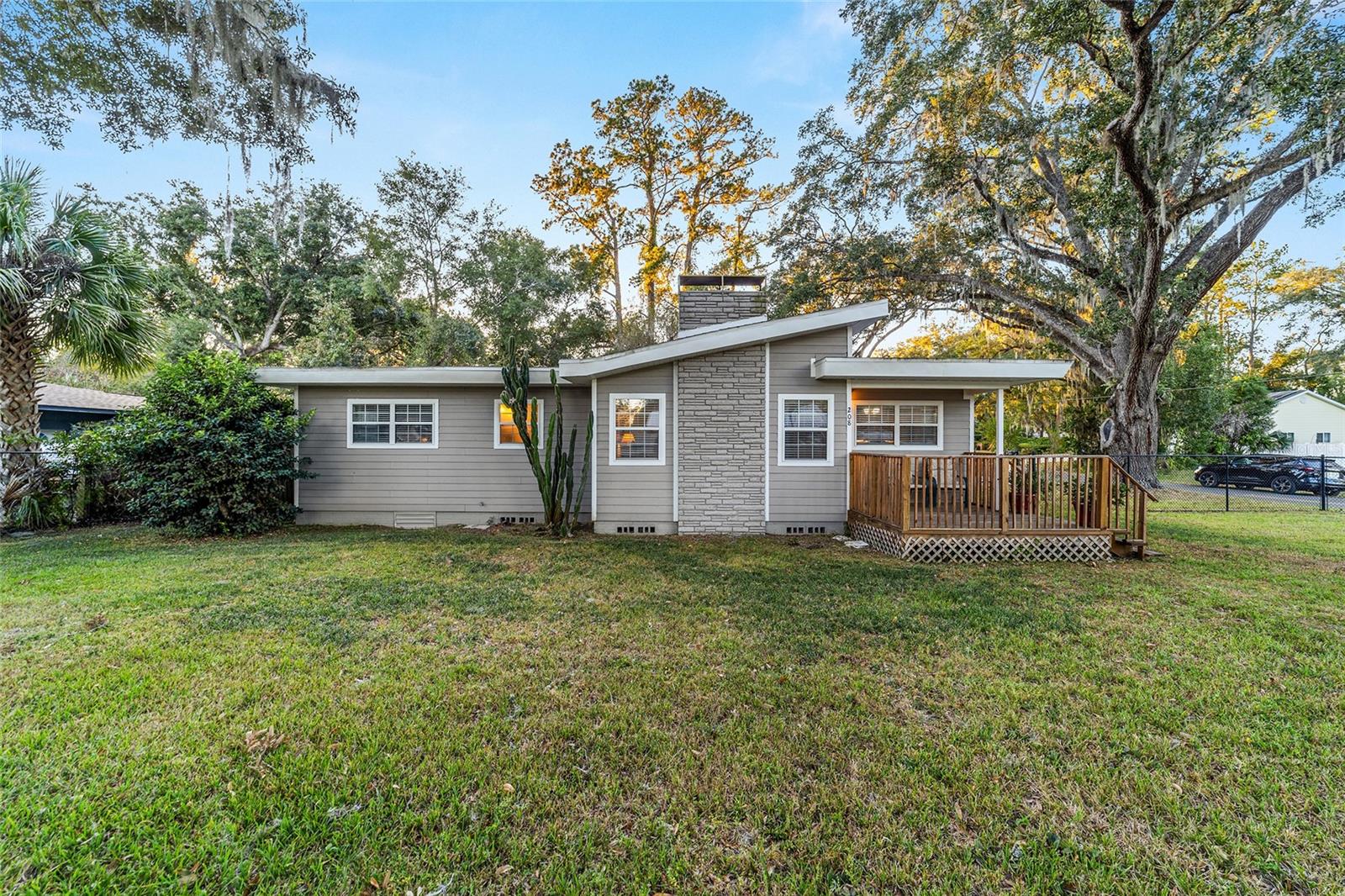 Image 6 of 61 For 208 32nd Avenue