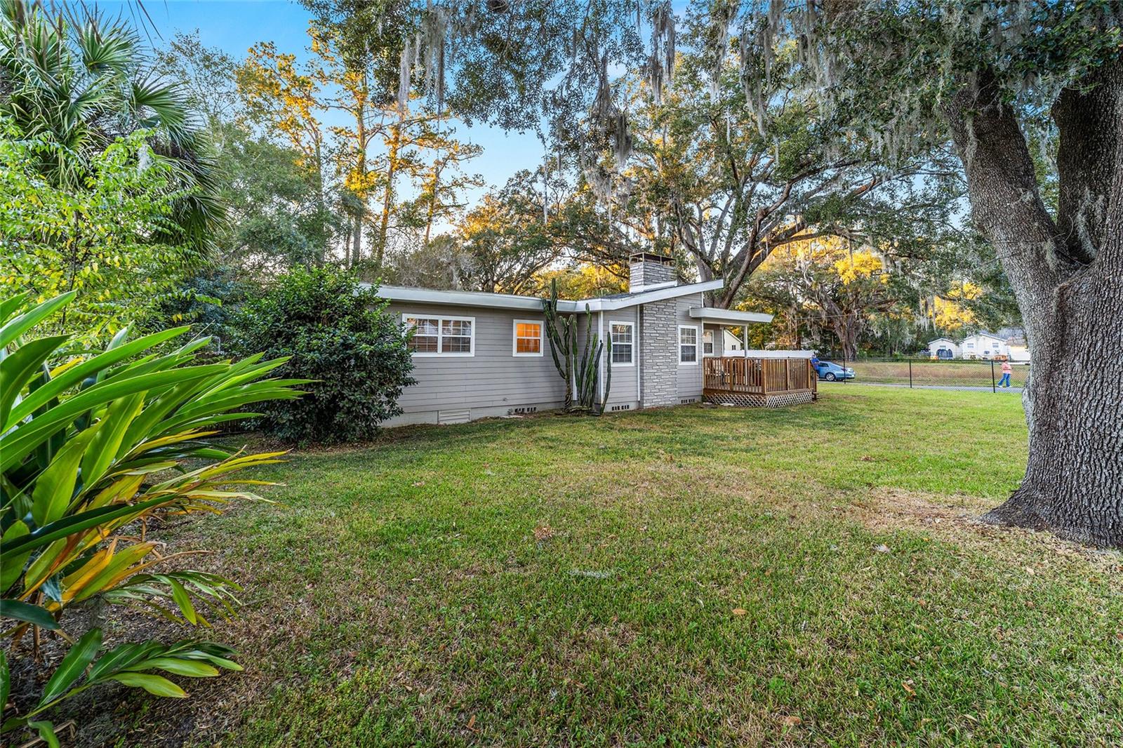Image 8 of 61 For 208 32nd Avenue