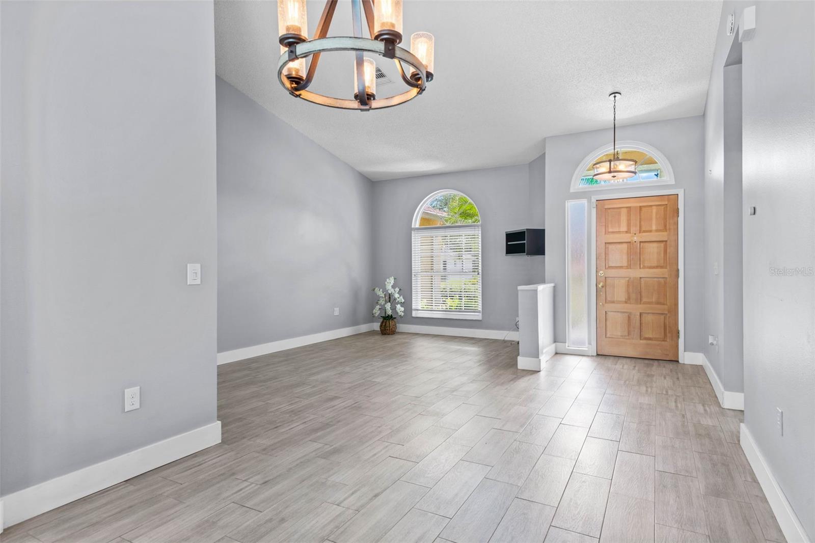 Image 5 of 34 For 2498 Saddlewood Lane