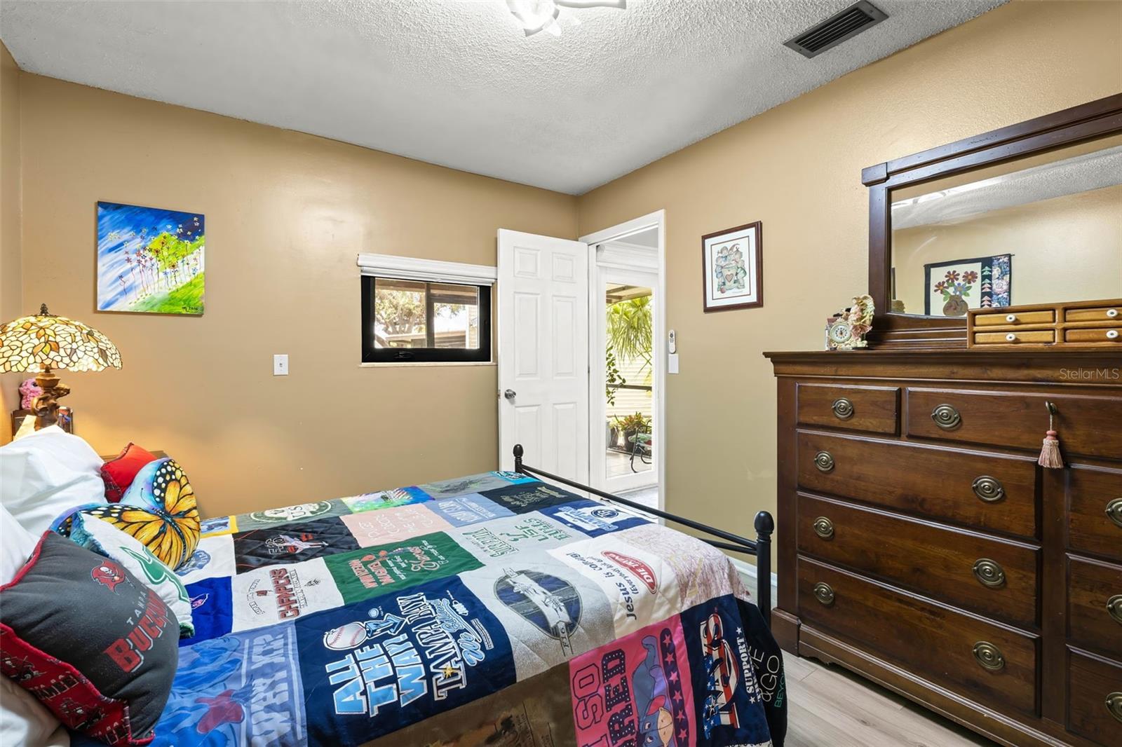 Image 21 of 37 For 12648 Castle Hill Drive