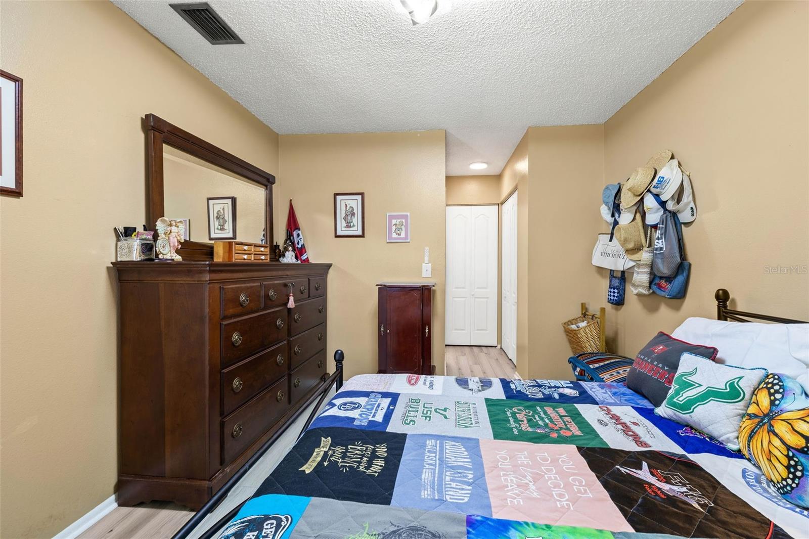 Image 22 of 37 For 12648 Castle Hill Drive