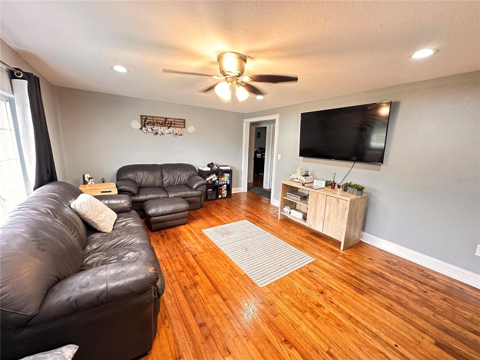 Image 3 of 35 For 1233 Belleair Road