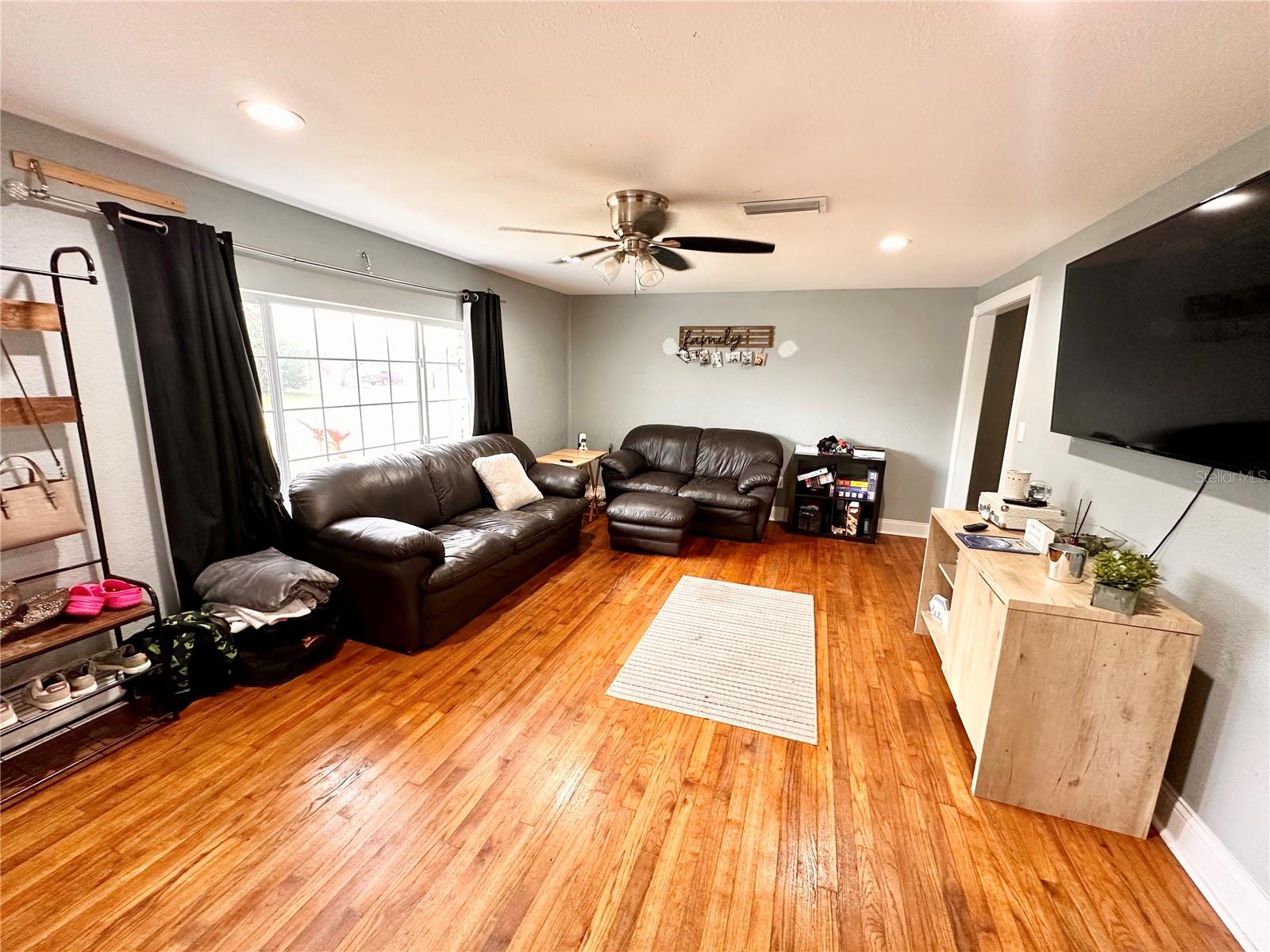 Image 4 of 35 For 1233 Belleair Road