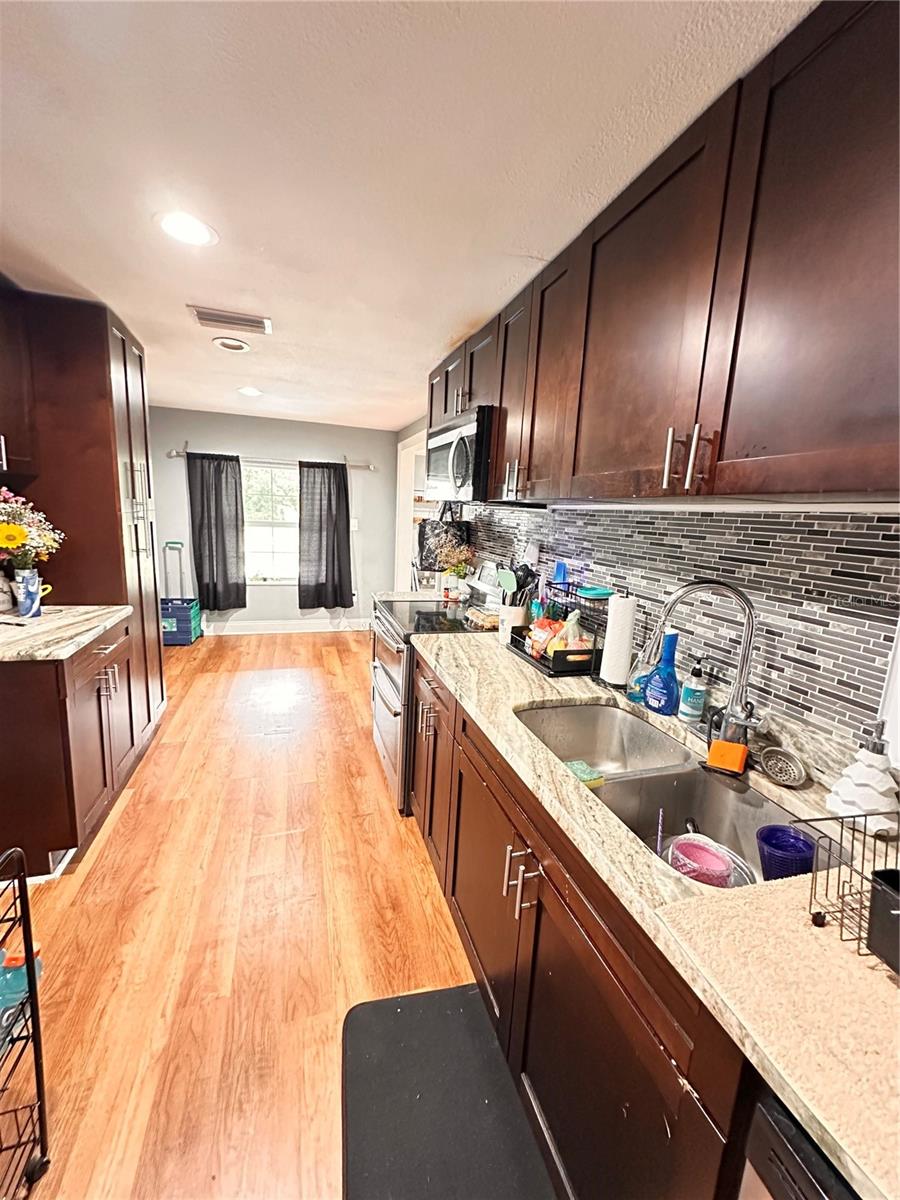 Image 9 of 35 For 1233 Belleair Road