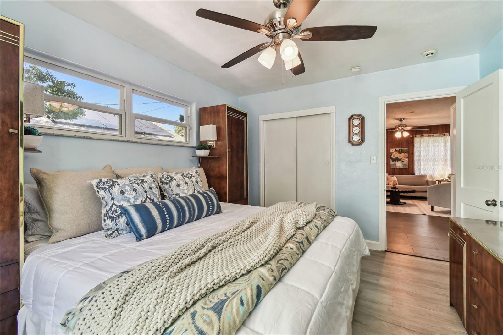 Listing photo id 20 for 905 8th Avenue Sw