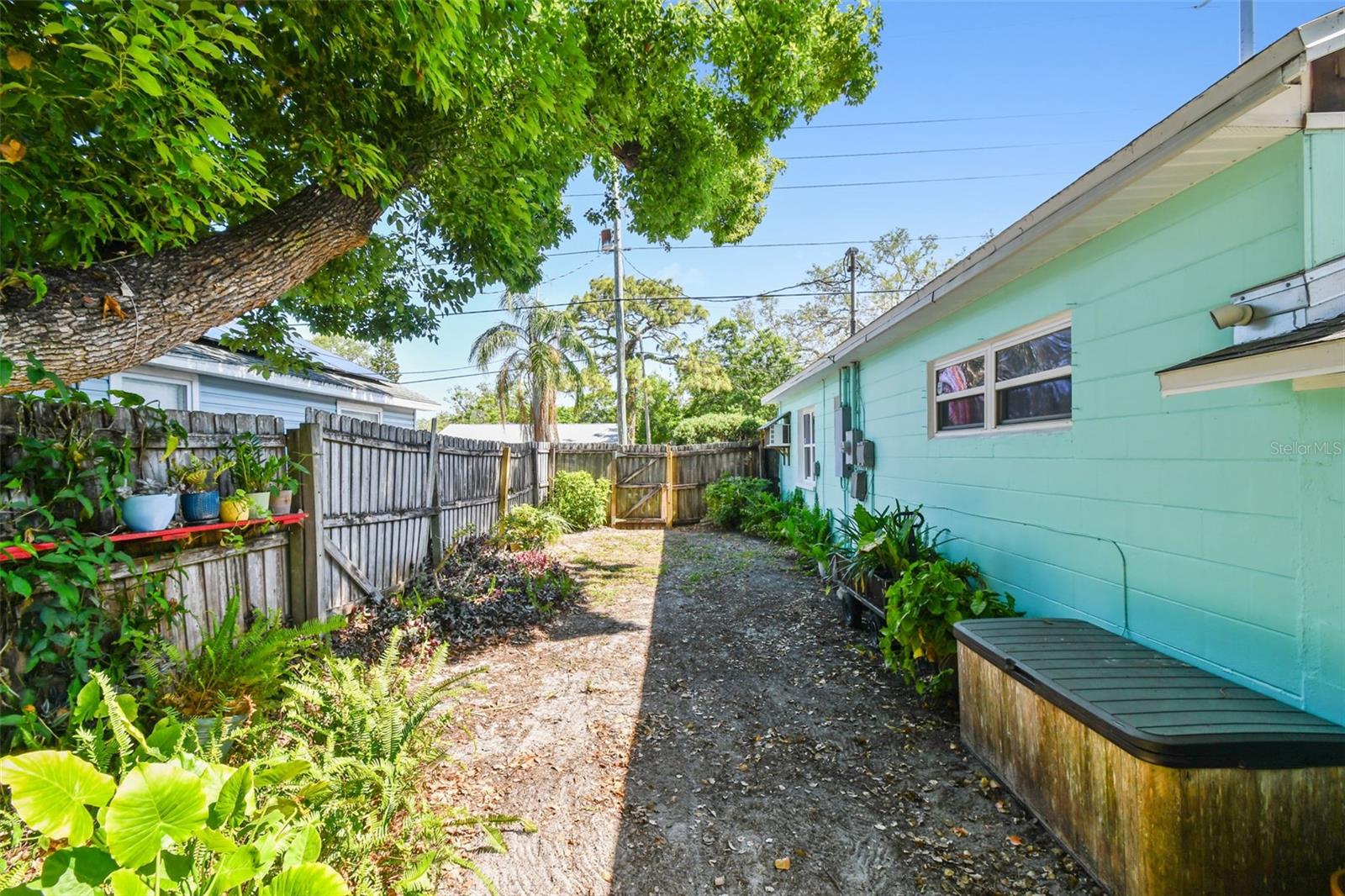 Listing photo id 51 for 905 8th Avenue Sw