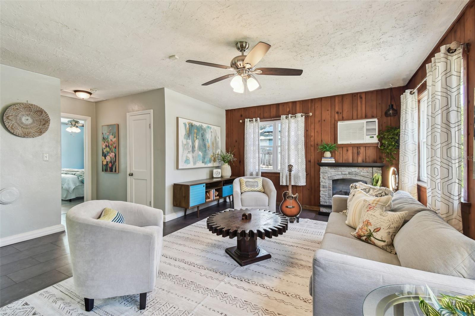 Listing photo id 6 for 905 8th Avenue Sw