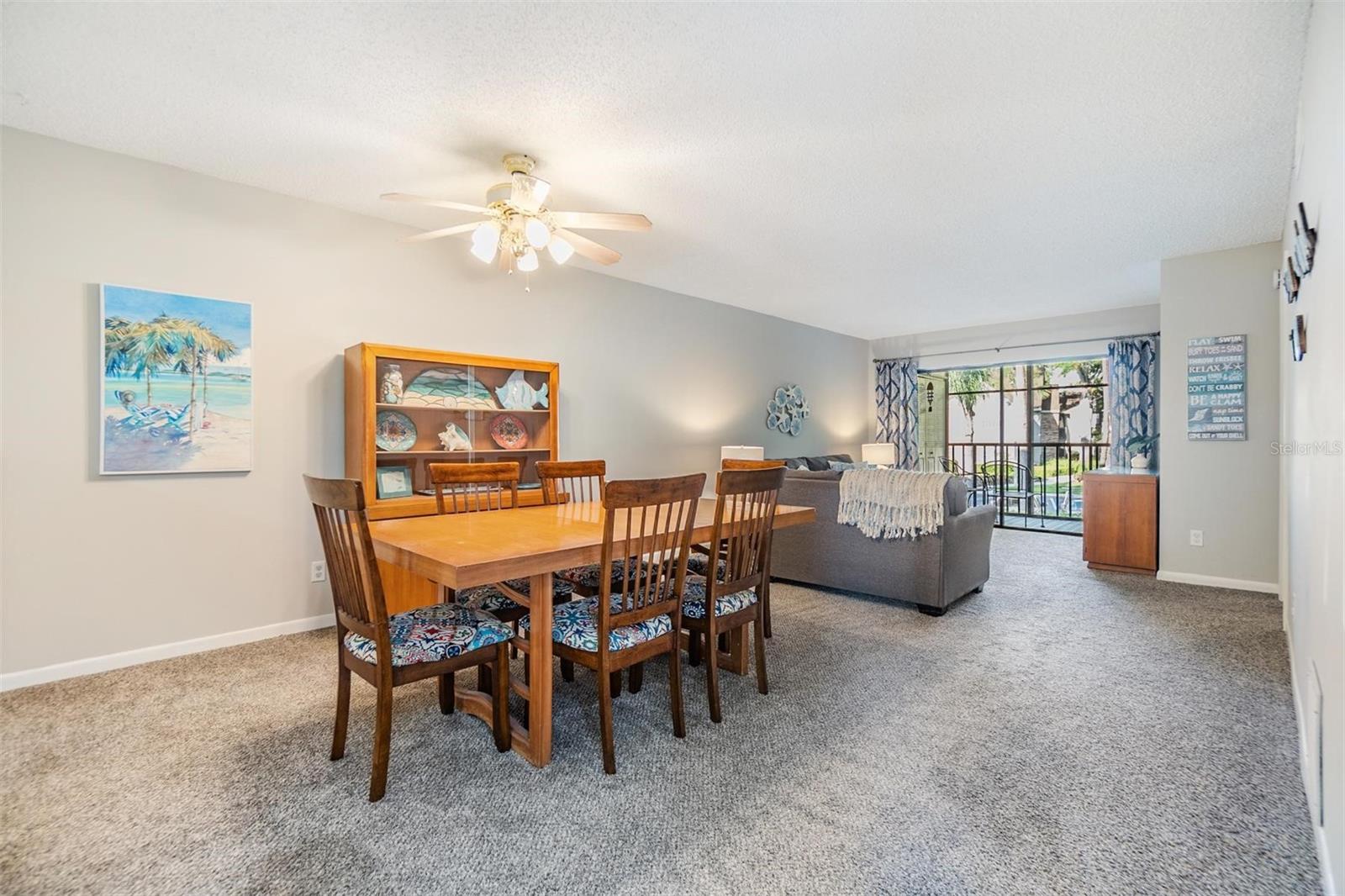 Listing photo id 10 for 3055 Casa Del Sol Circle 202