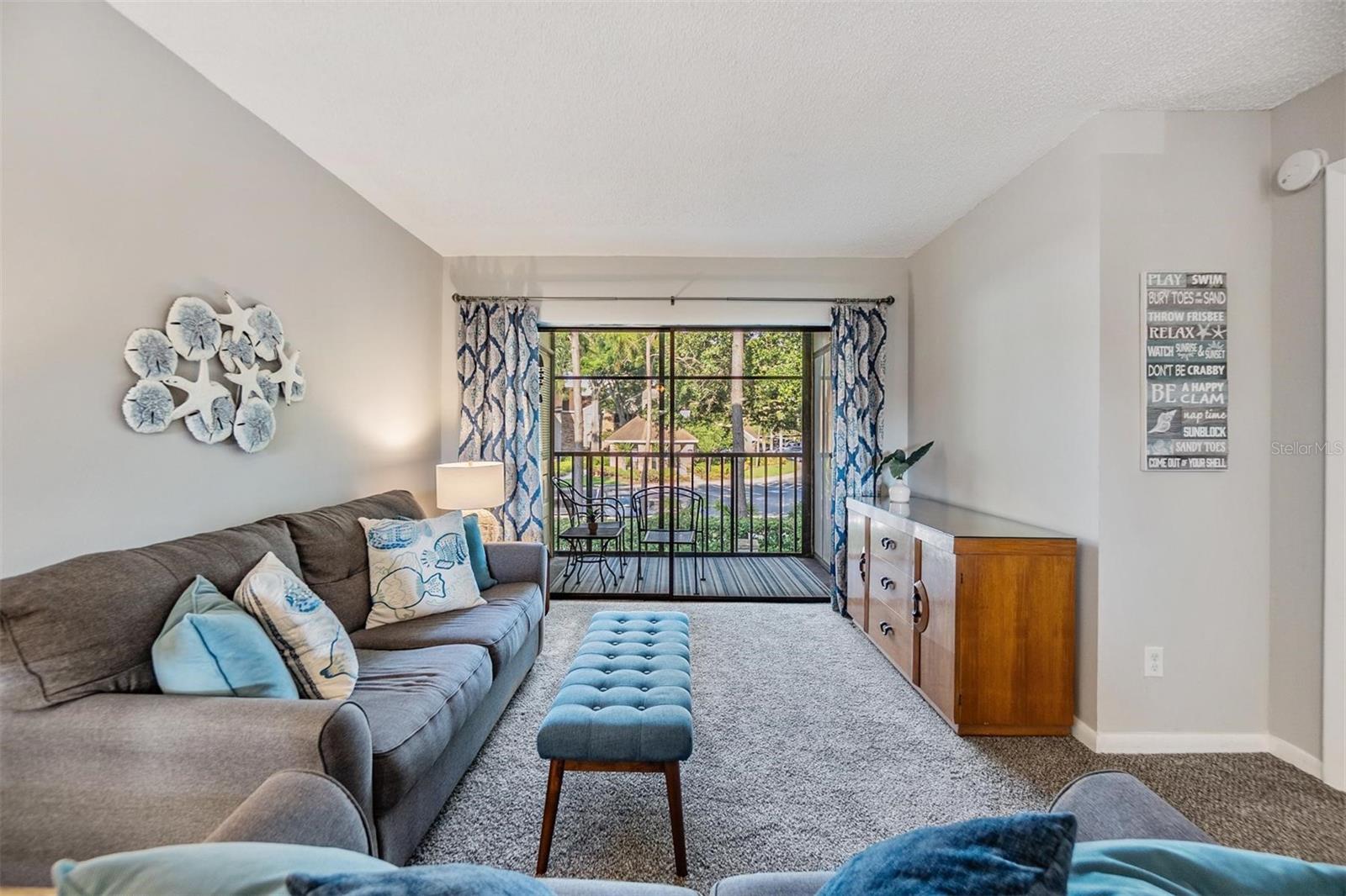 Listing photo id 11 for 3055 Casa Del Sol Circle 202