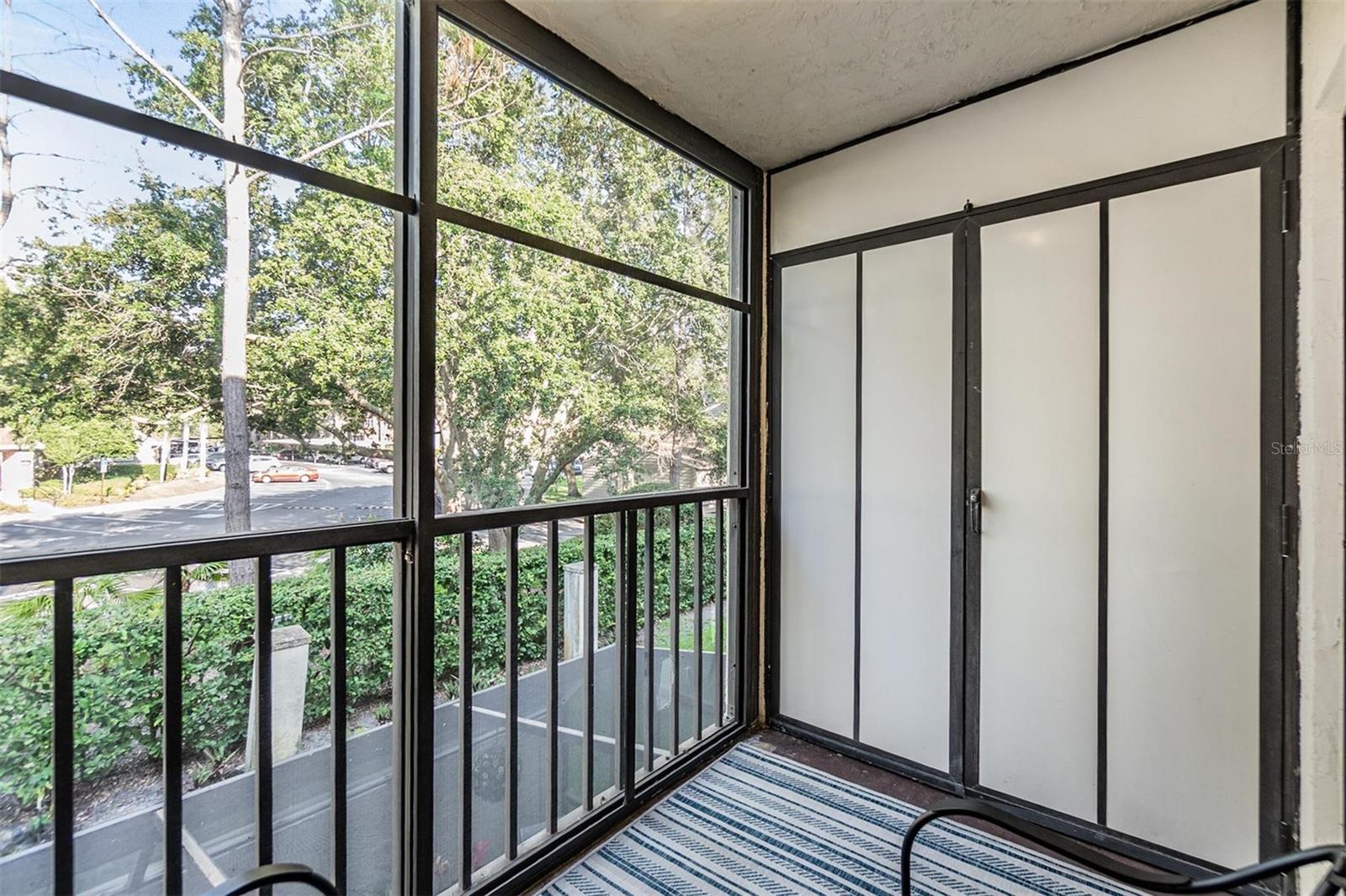 Listing photo id 15 for 3055 Casa Del Sol Circle 202