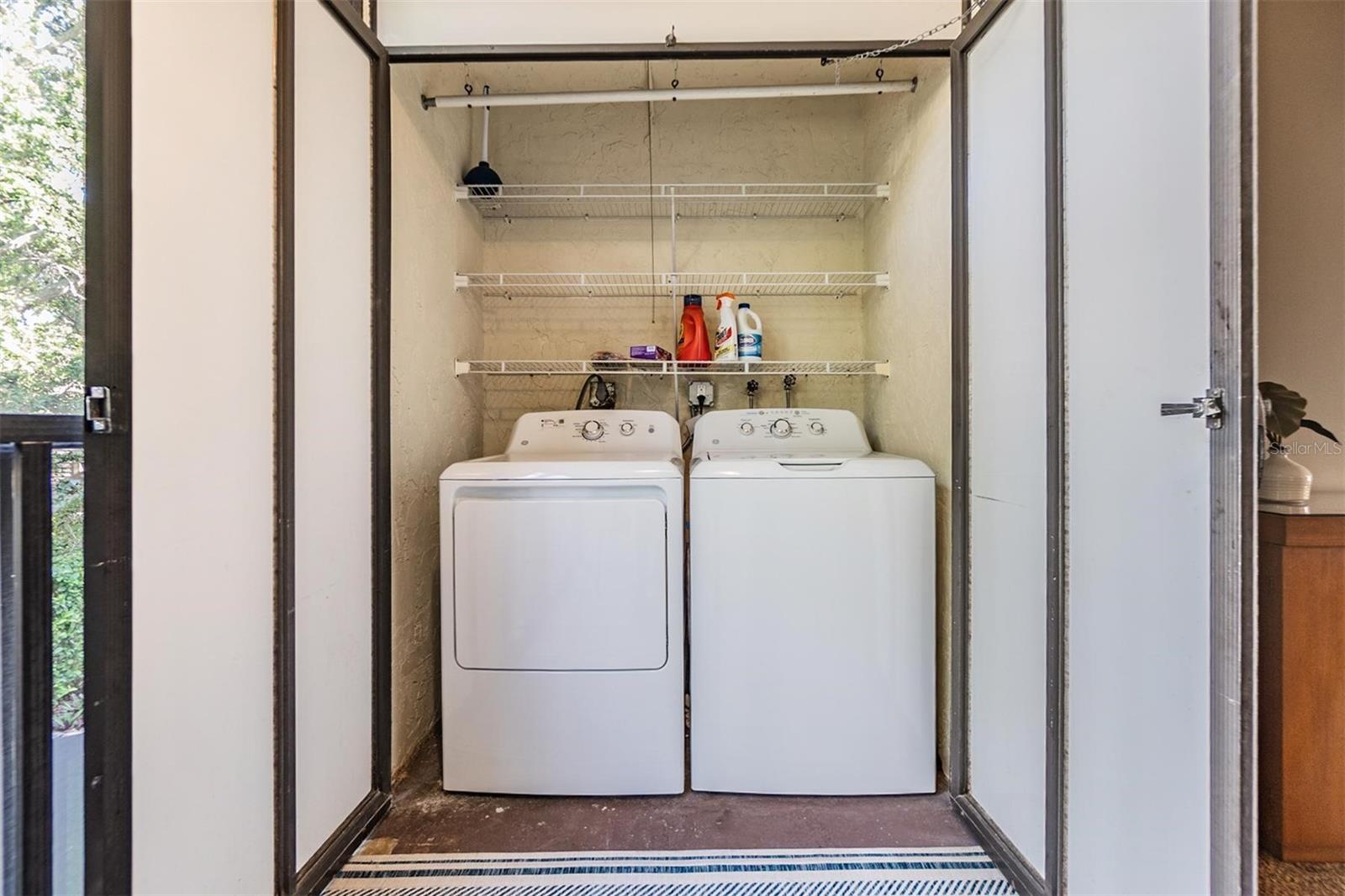Listing photo id 16 for 3055 Casa Del Sol Circle 202