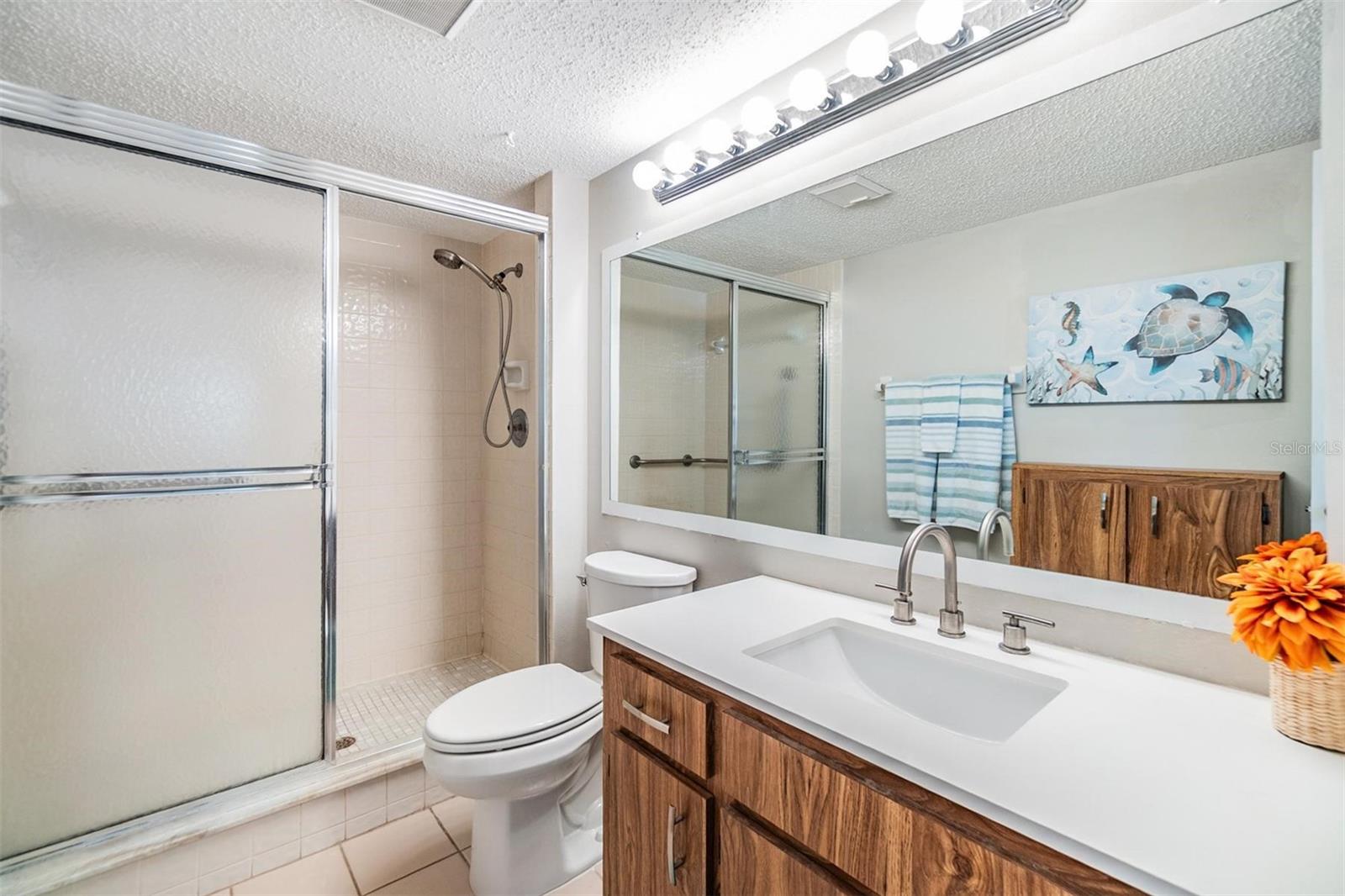 Listing photo id 19 for 3055 Casa Del Sol Circle 202