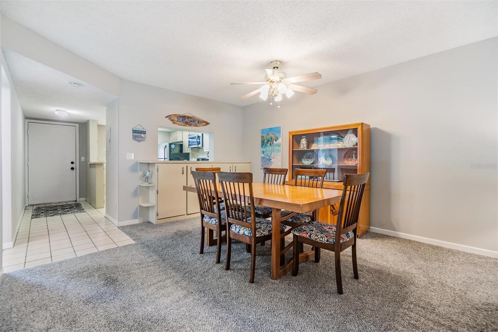 Listing photo id 2 for 3055 Casa Del Sol Circle 202