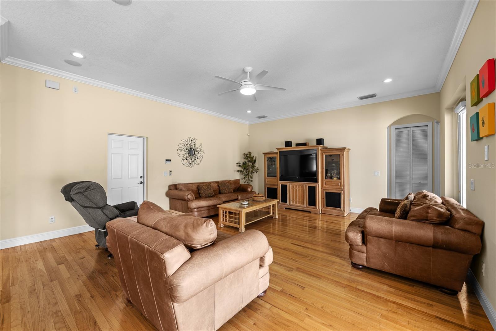 Image 14 of 50 For 4515 Leona Street