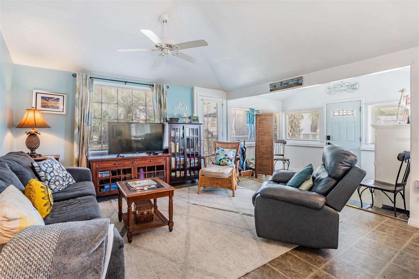 Image 2 of 23 For 526 5th Avenue N