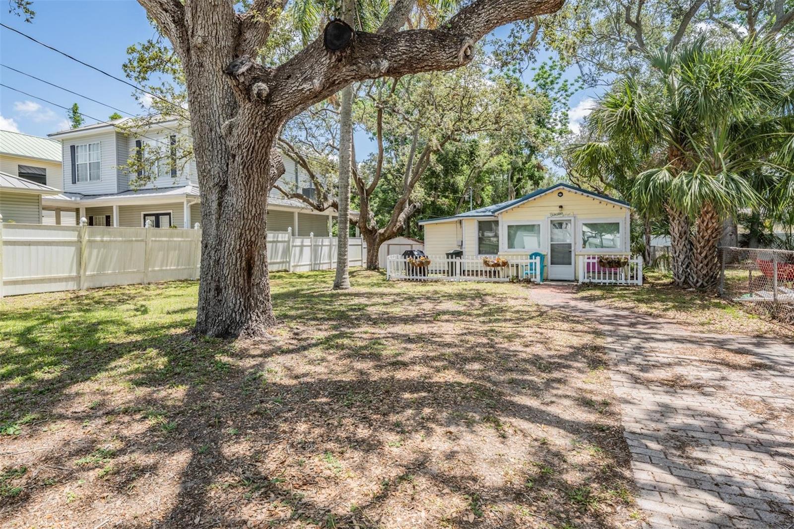 Image 21 of 23 For 526 5th Avenue N