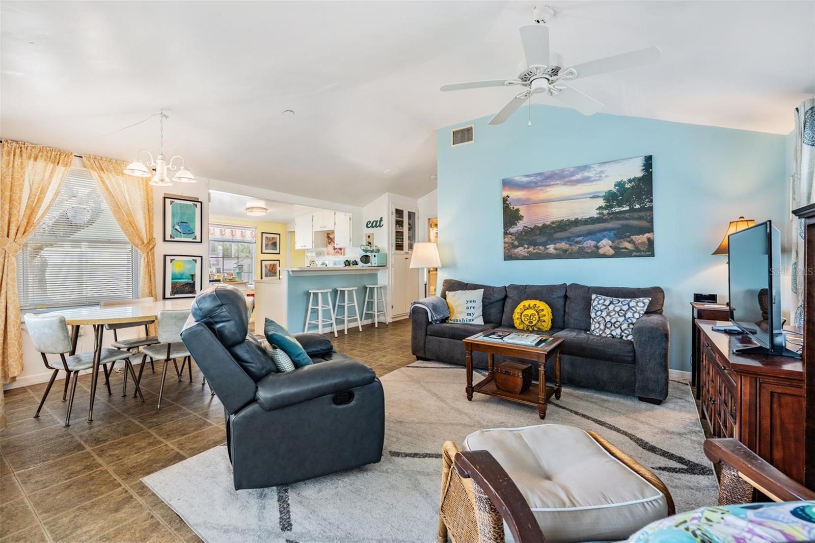Image 3 of 23 For 526 5th Avenue N