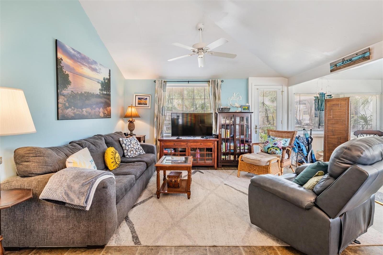 Image 5 of 23 For 526 5th Avenue N