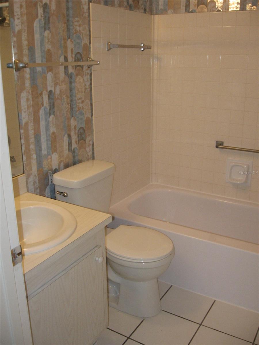Image 3 of 8 For 2465 Northside Drive 603