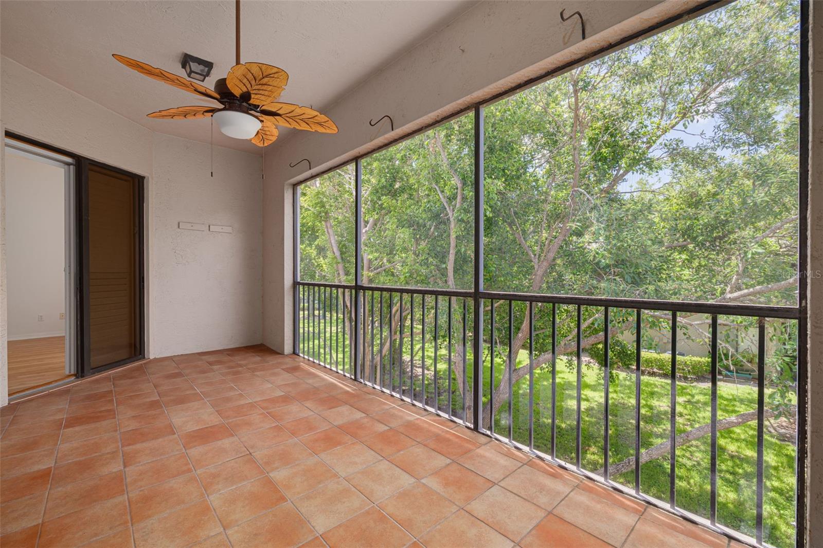 Image 14 of 39 For 3044 Red Oak Court 204