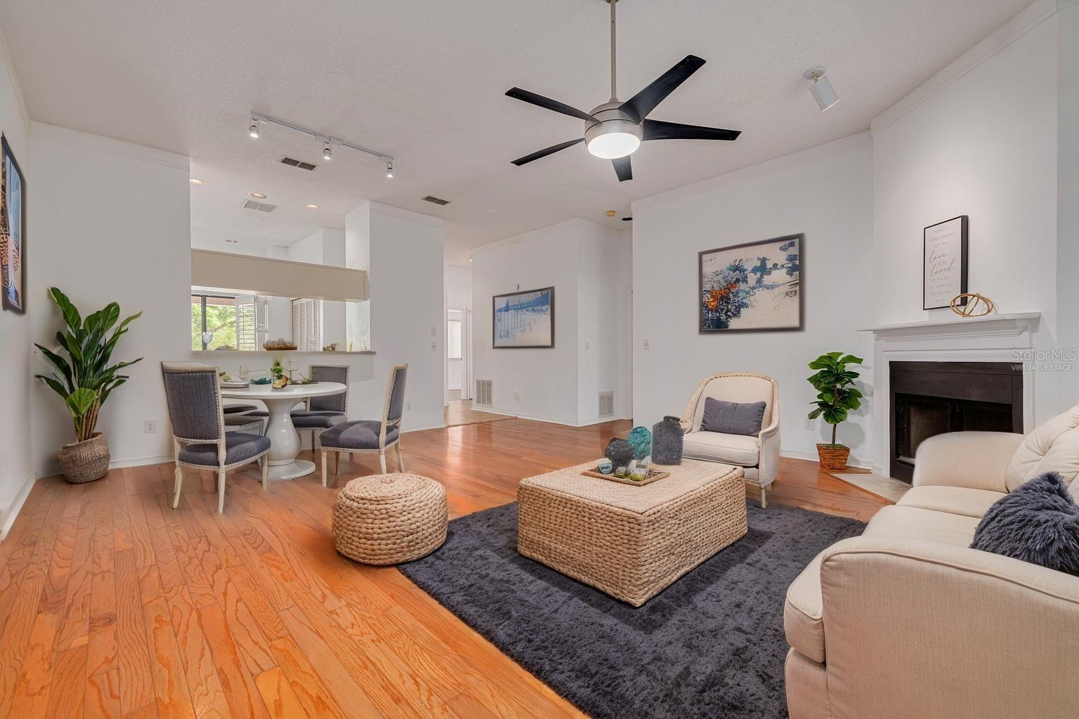 Image 6 of 39 For 3044 Red Oak Court 204