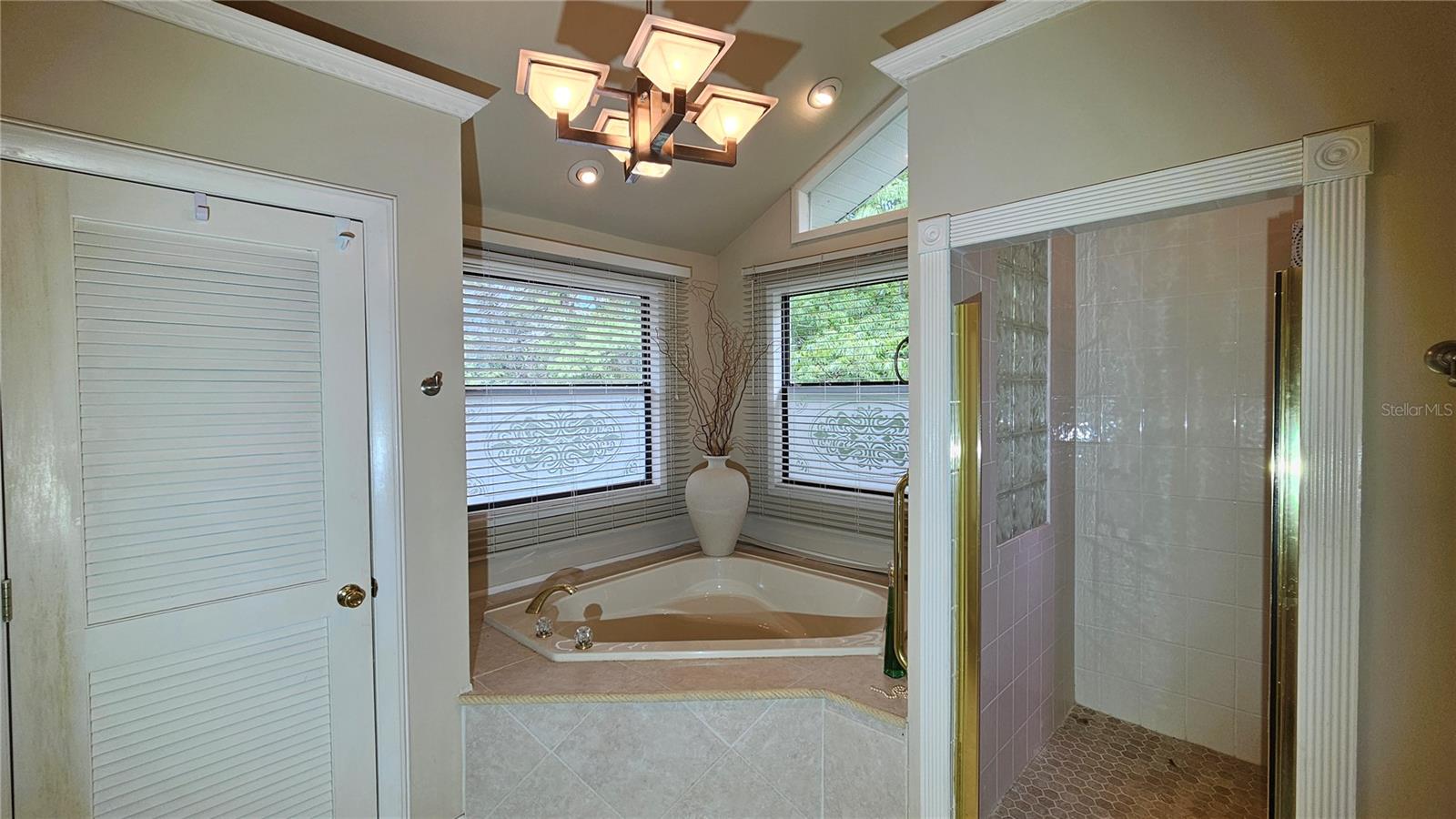 Image 33 of 77 For 7111 Oregon Chickadee Road