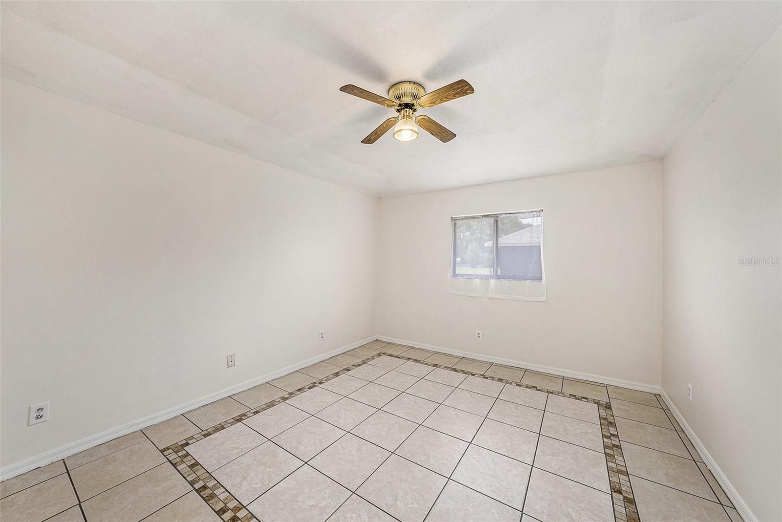 Image 13 of 33 For 31645 Bugle Lane