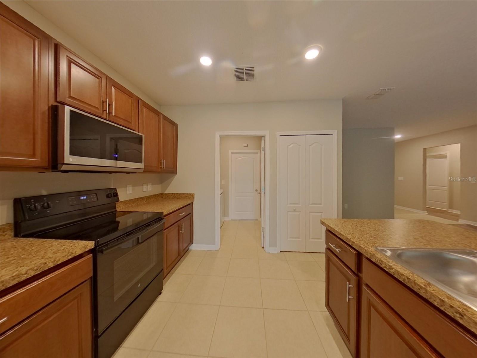 Image 4 of 18 For 13221 Roxy Avenue