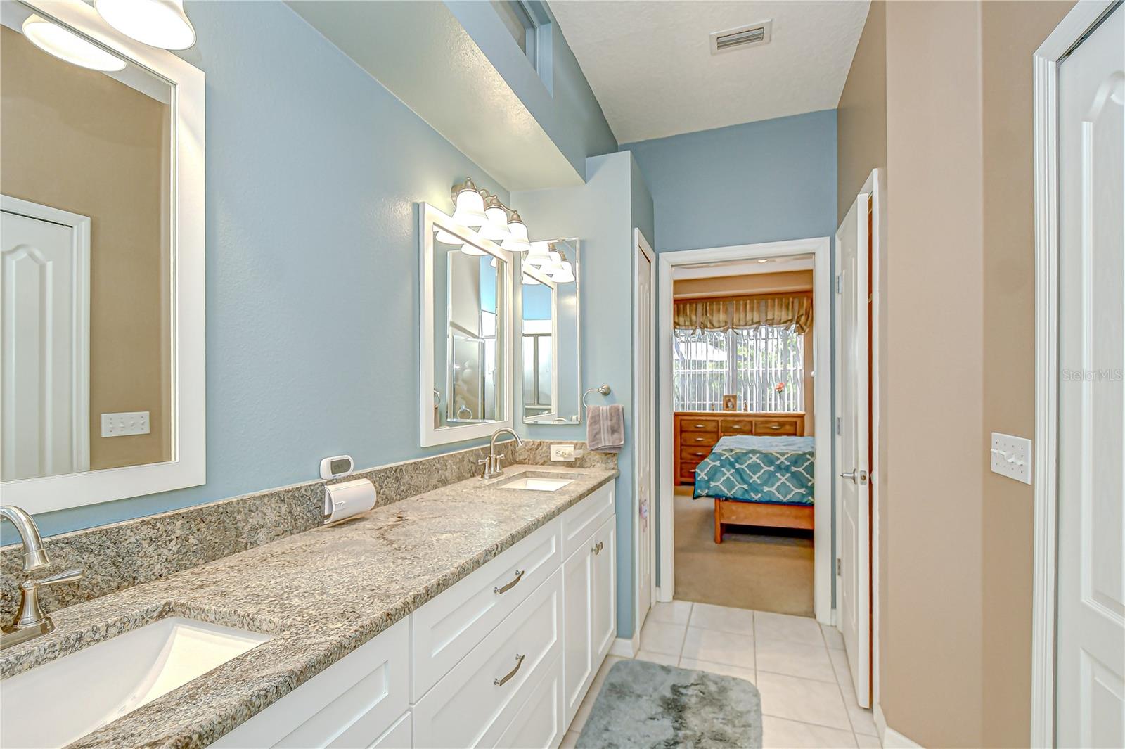 Image 17 of 43 For 6030 Sandhill Ridge Drive
