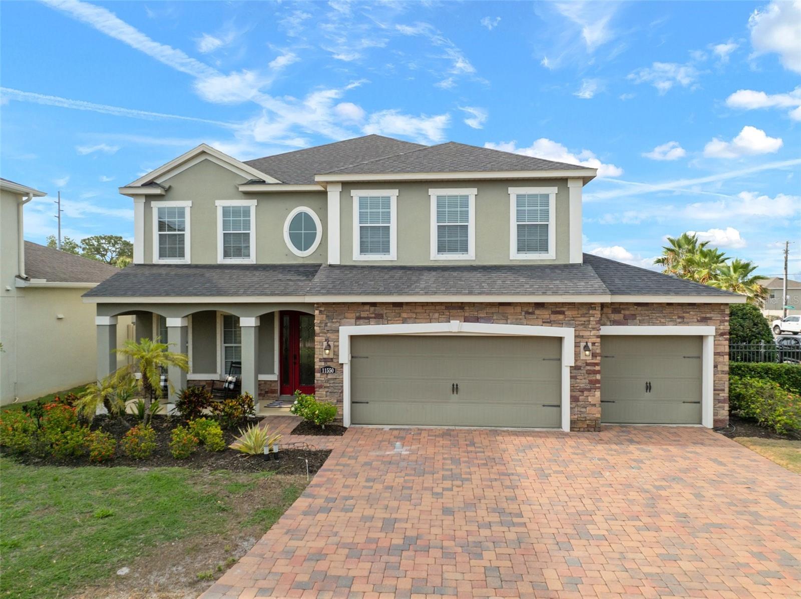 Listing photo id 98 for 11550 Lake Lucaya Drive