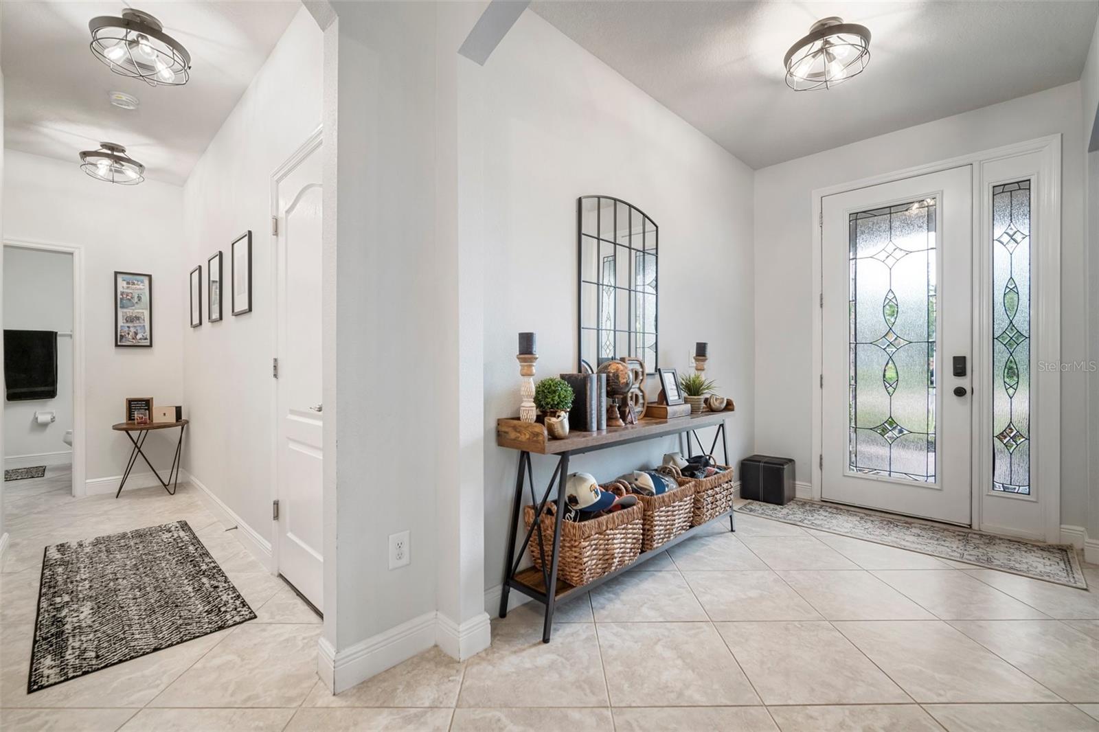 Listing photo id 11 for 11550 Lake Lucaya Drive