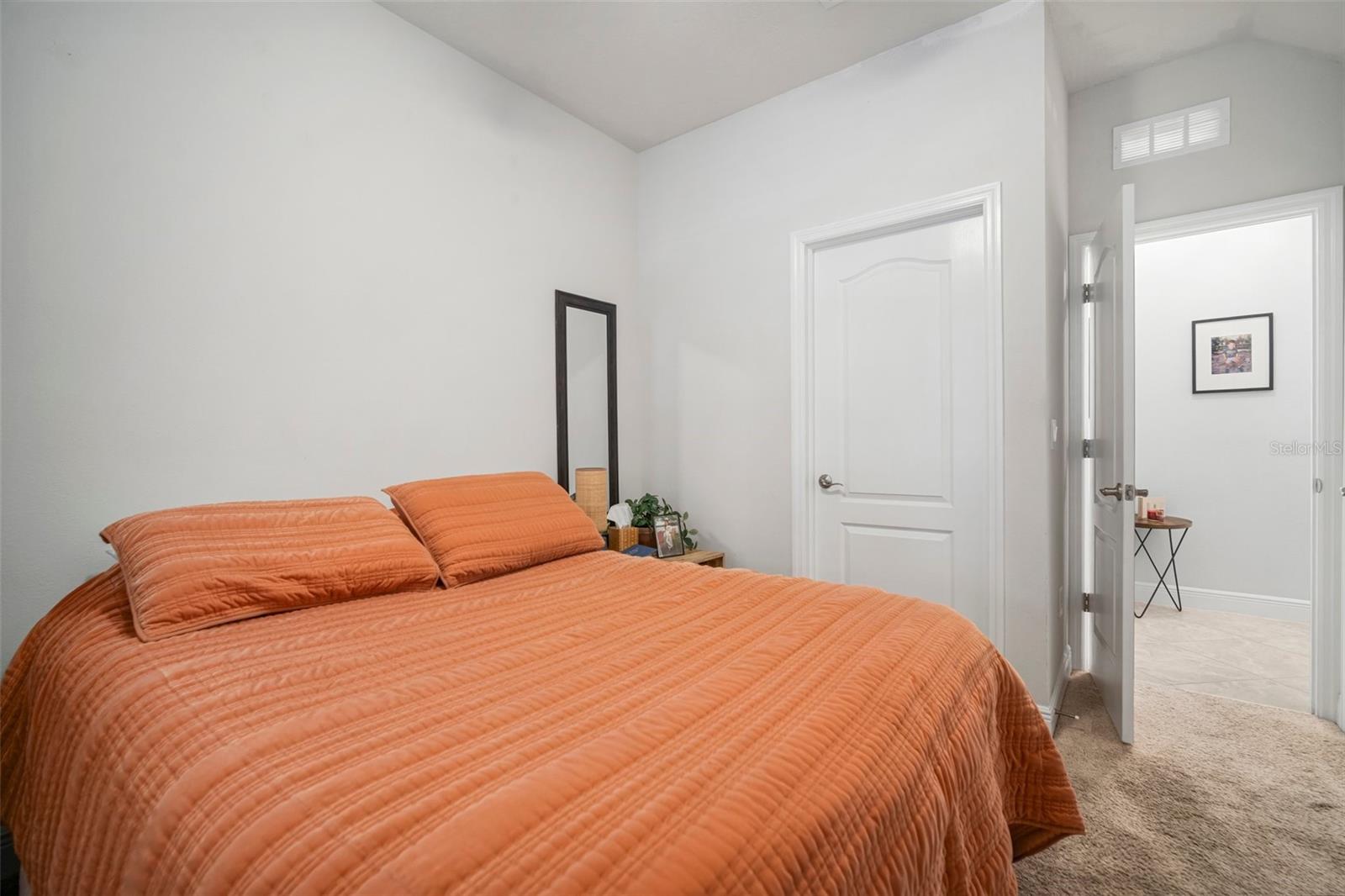 Listing photo id 18 for 11550 Lake Lucaya Drive