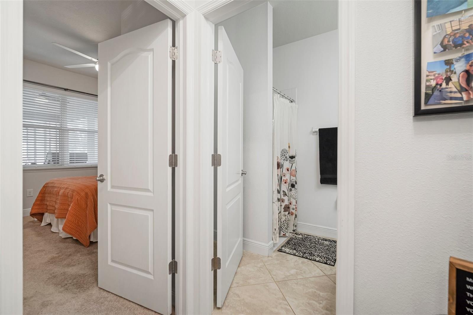 Listing photo id 19 for 11550 Lake Lucaya Drive