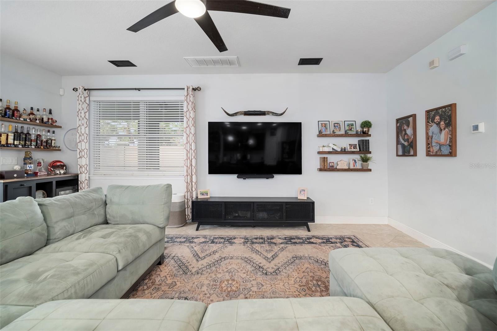 Listing photo id 23 for 11550 Lake Lucaya Drive