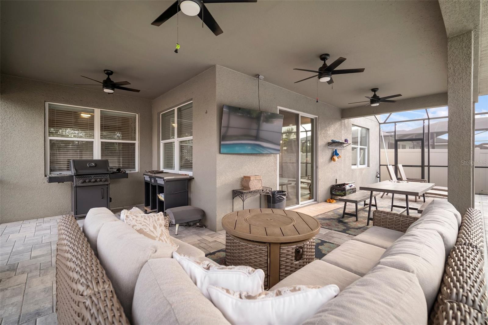 Listing photo id 39 for 11550 Lake Lucaya Drive