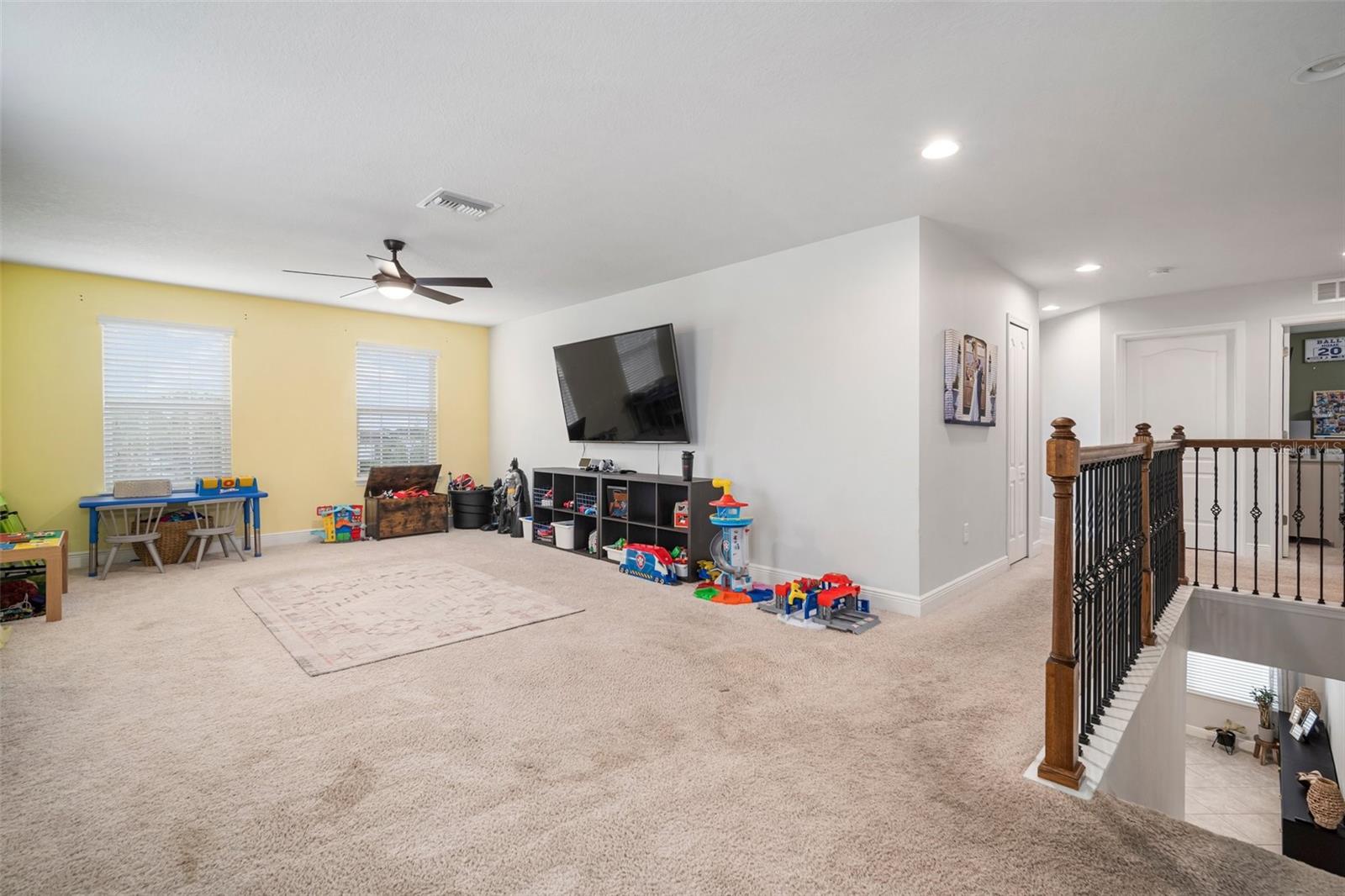 Listing photo id 42 for 11550 Lake Lucaya Drive