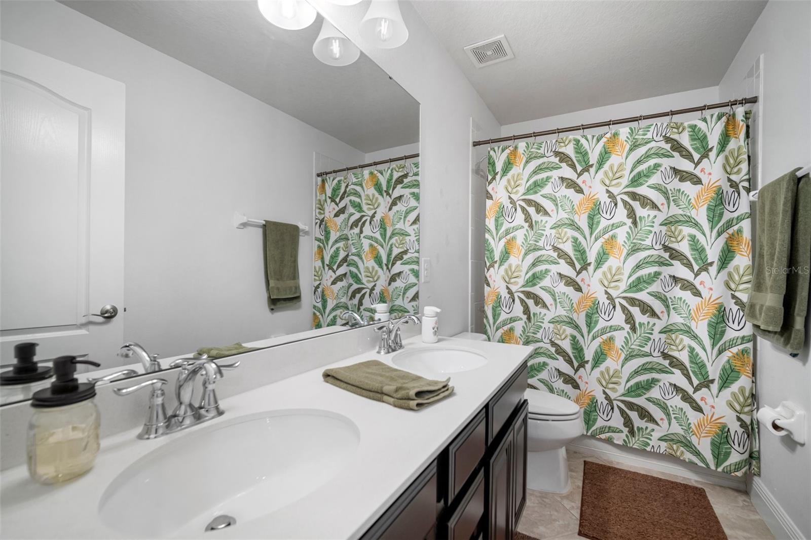 Listing photo id 47 for 11550 Lake Lucaya Drive