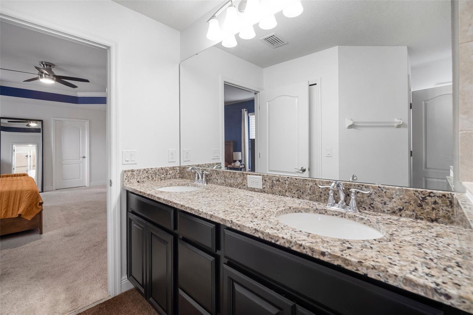 Listing photo id 54 for 11550 Lake Lucaya Drive