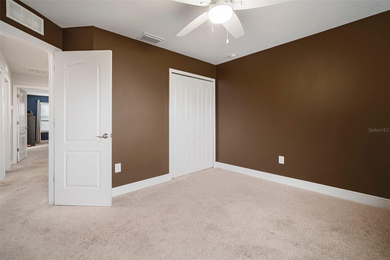 Listing photo id 60 for 11550 Lake Lucaya Drive