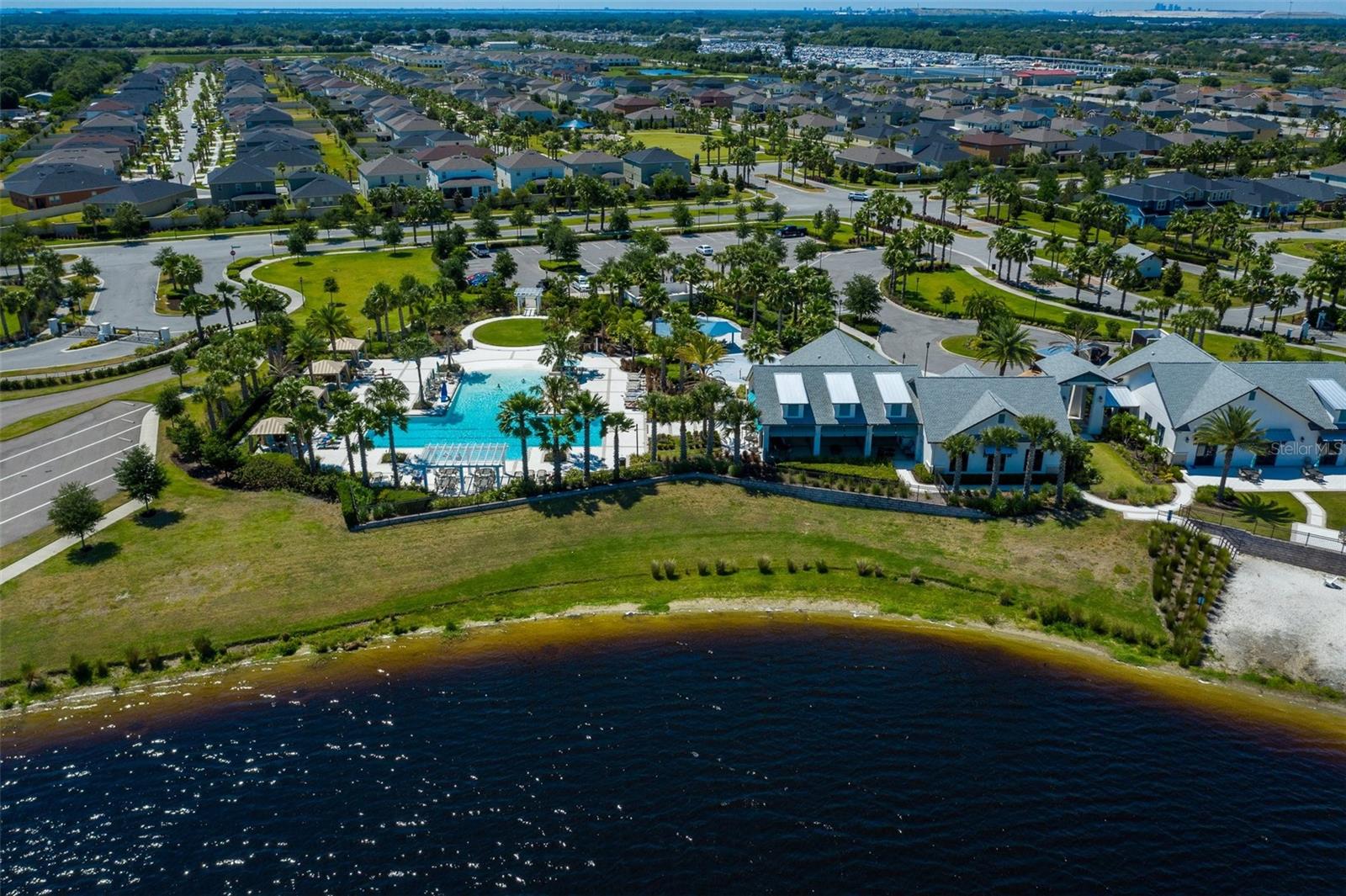 Listing photo id 77 for 11550 Lake Lucaya Drive