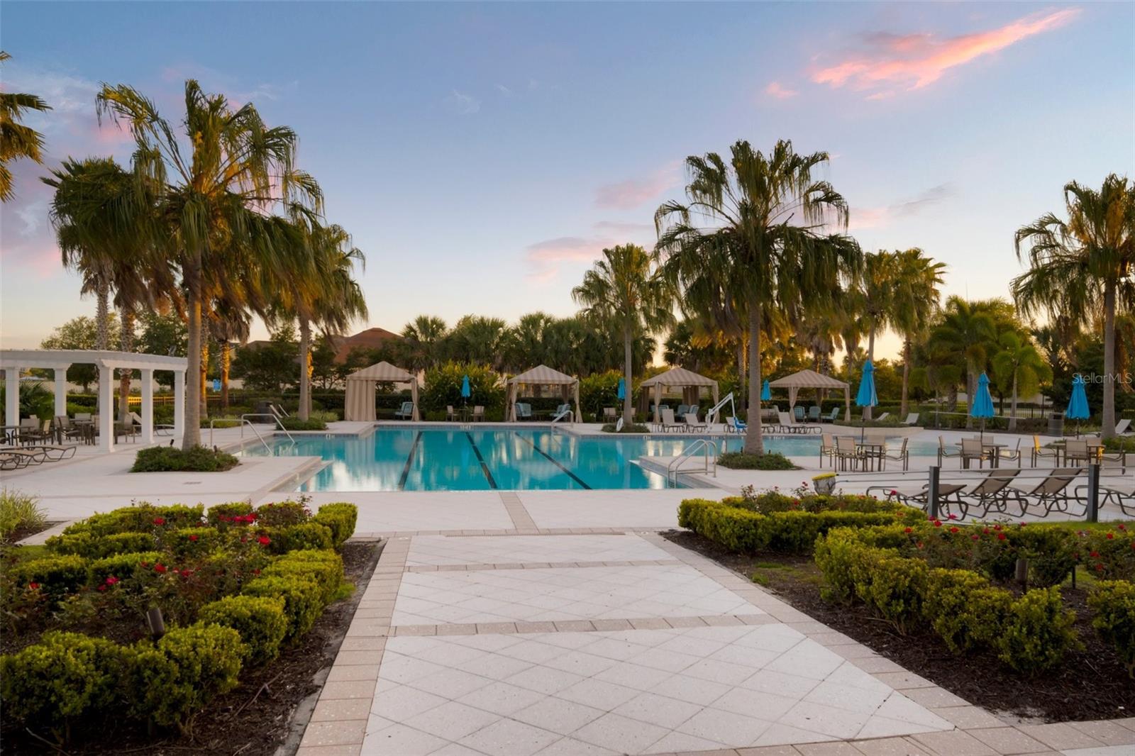 Listing photo id 80 for 11550 Lake Lucaya Drive