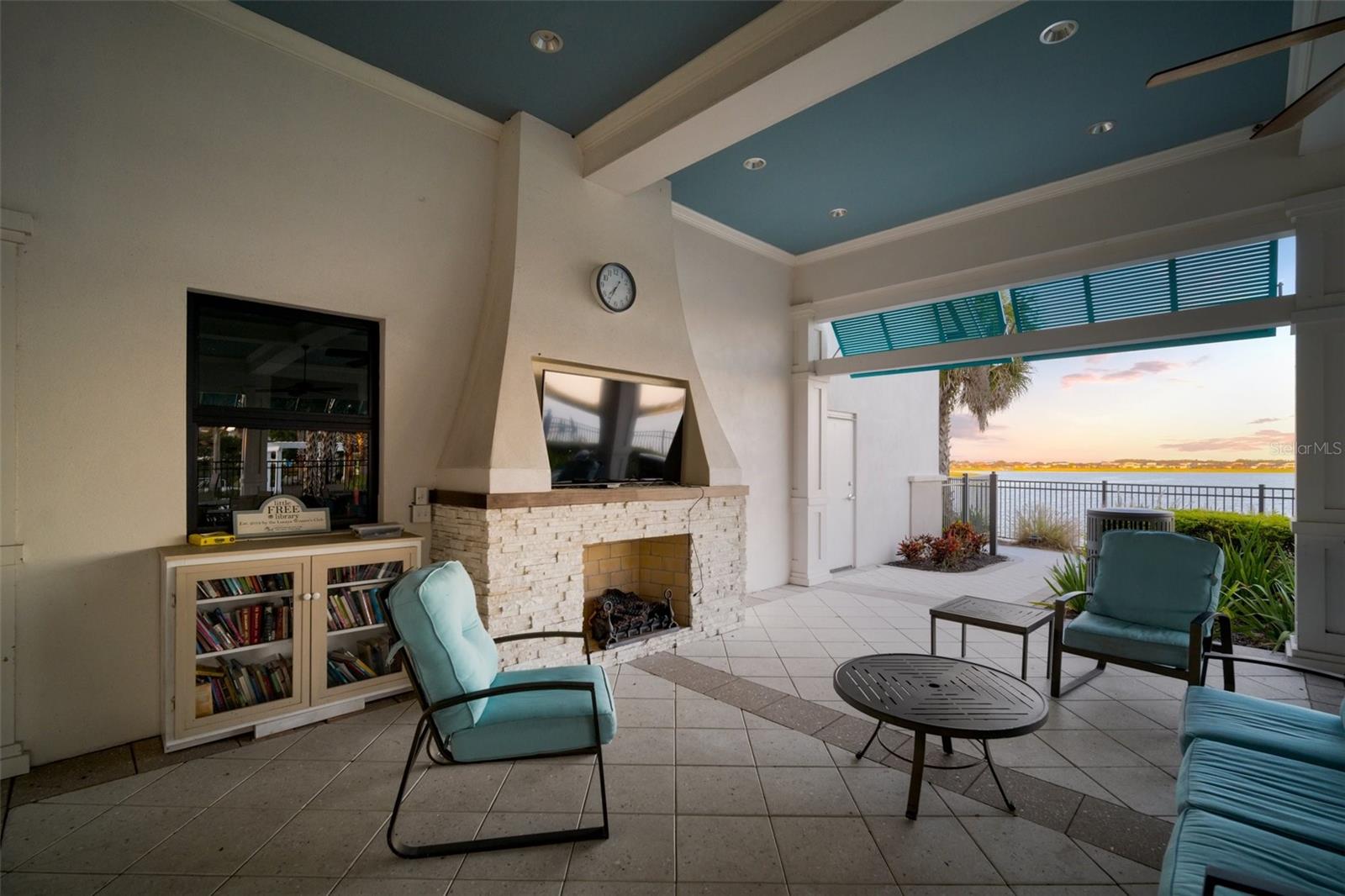 Listing photo id 83 for 11550 Lake Lucaya Drive