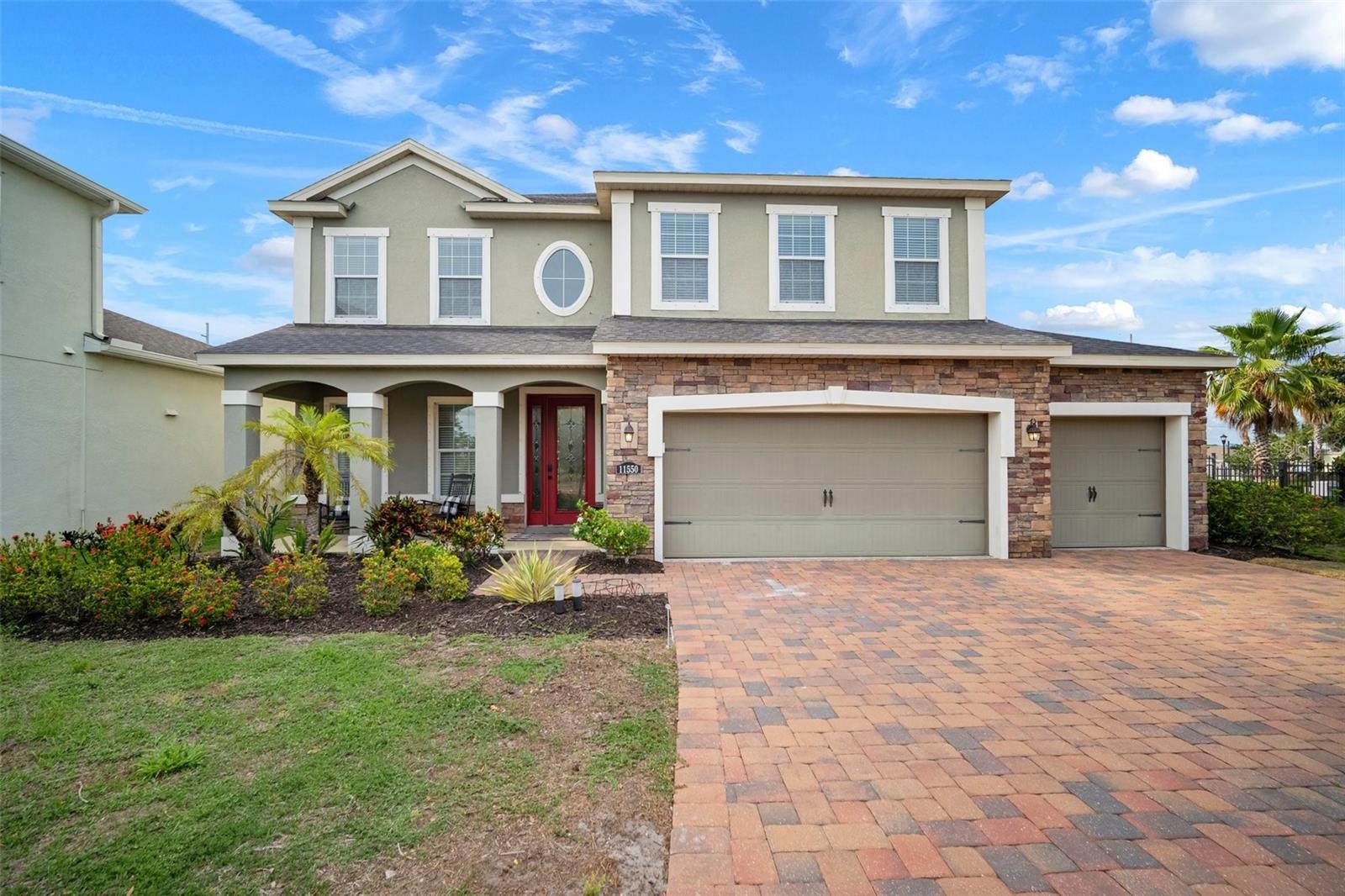 Listing photo id 7 for 11550 Lake Lucaya Drive