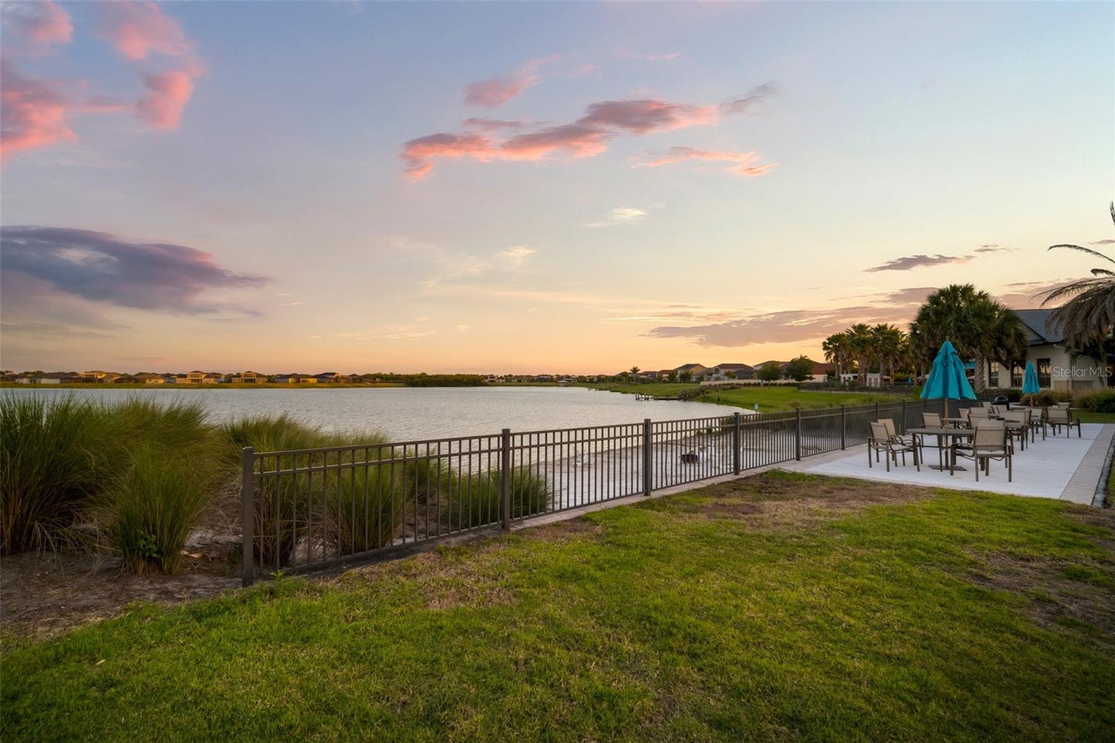 Listing photo id 90 for 11550 Lake Lucaya Drive