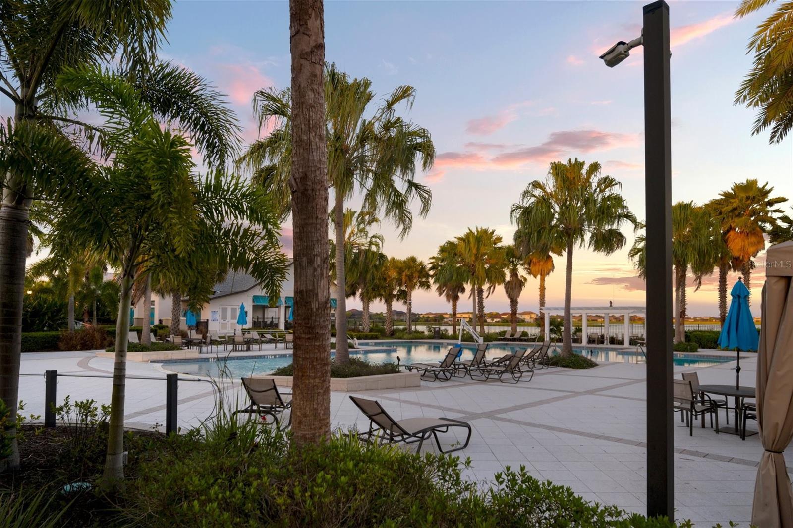 Listing photo id 95 for 11550 Lake Lucaya Drive